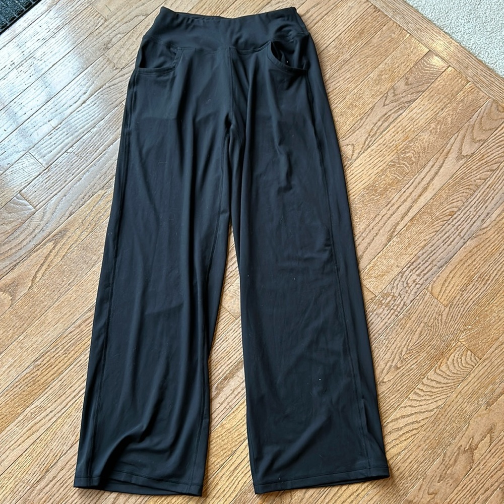 Women’s pants size small